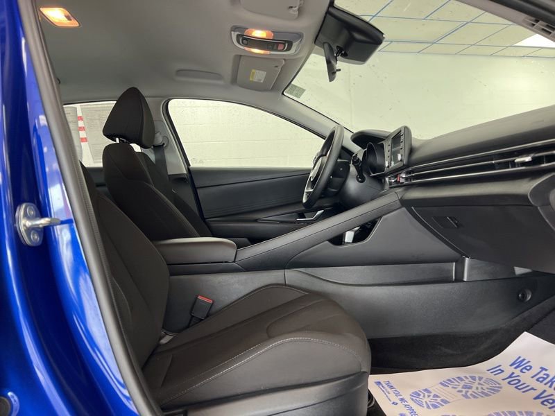 Used 2023 Hyundai Elantra SEL w/ Preferred Accessory Package image 12
