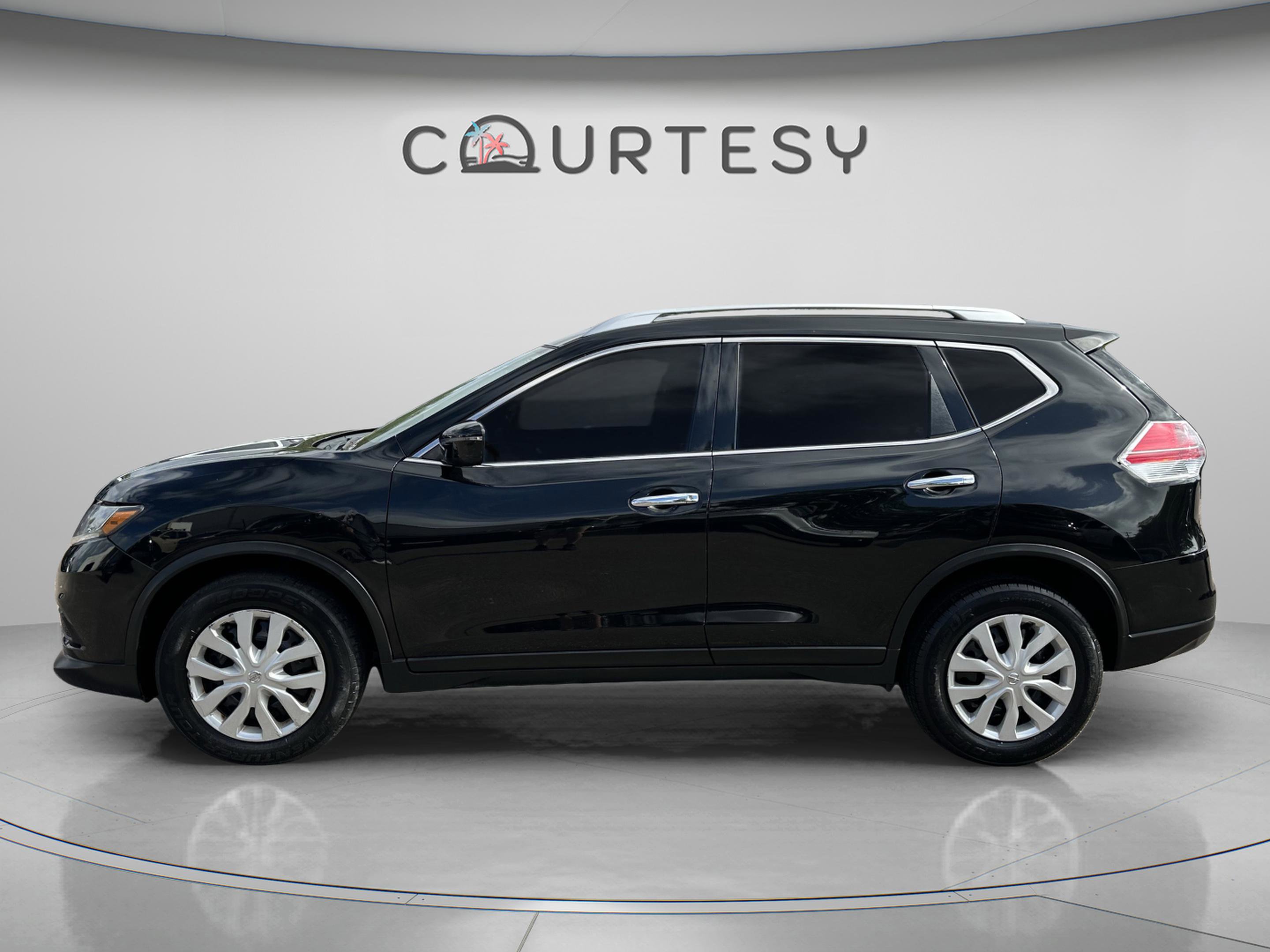 Used 2016 Nissan Rogue S w/ Appearance Package image 2