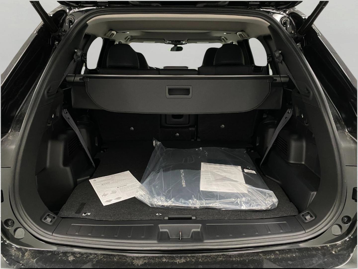 New 2026 Mitsubishi Outlander SEL image 5