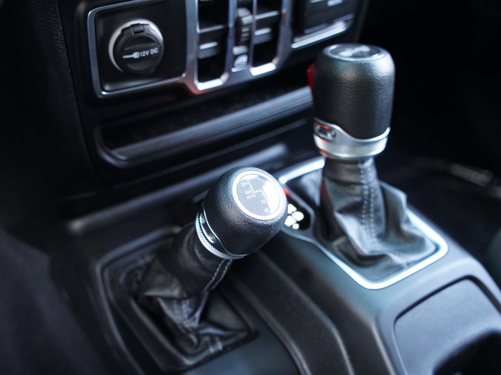 Used 2024 Jeep Wrangler Unlimited Sahara image 16