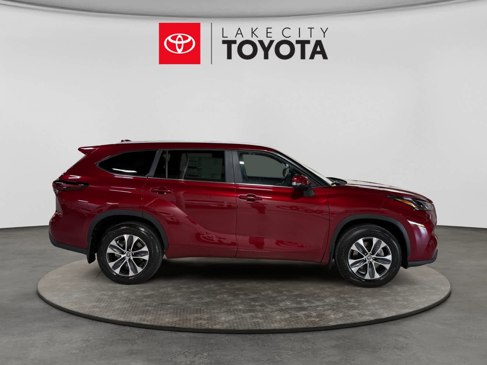 New 2026 Toyota Highlander XLE AWD/4WD image 7