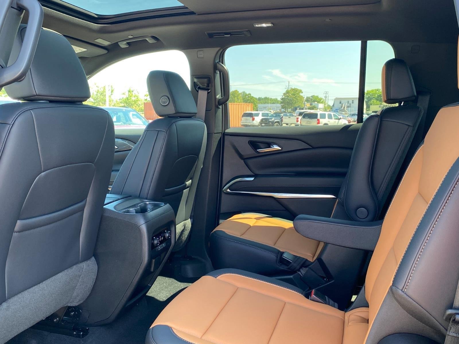 New 2027 Chevrolet Traverse Z71 w/ Enhanced Driving Package AWD/4WD image 24