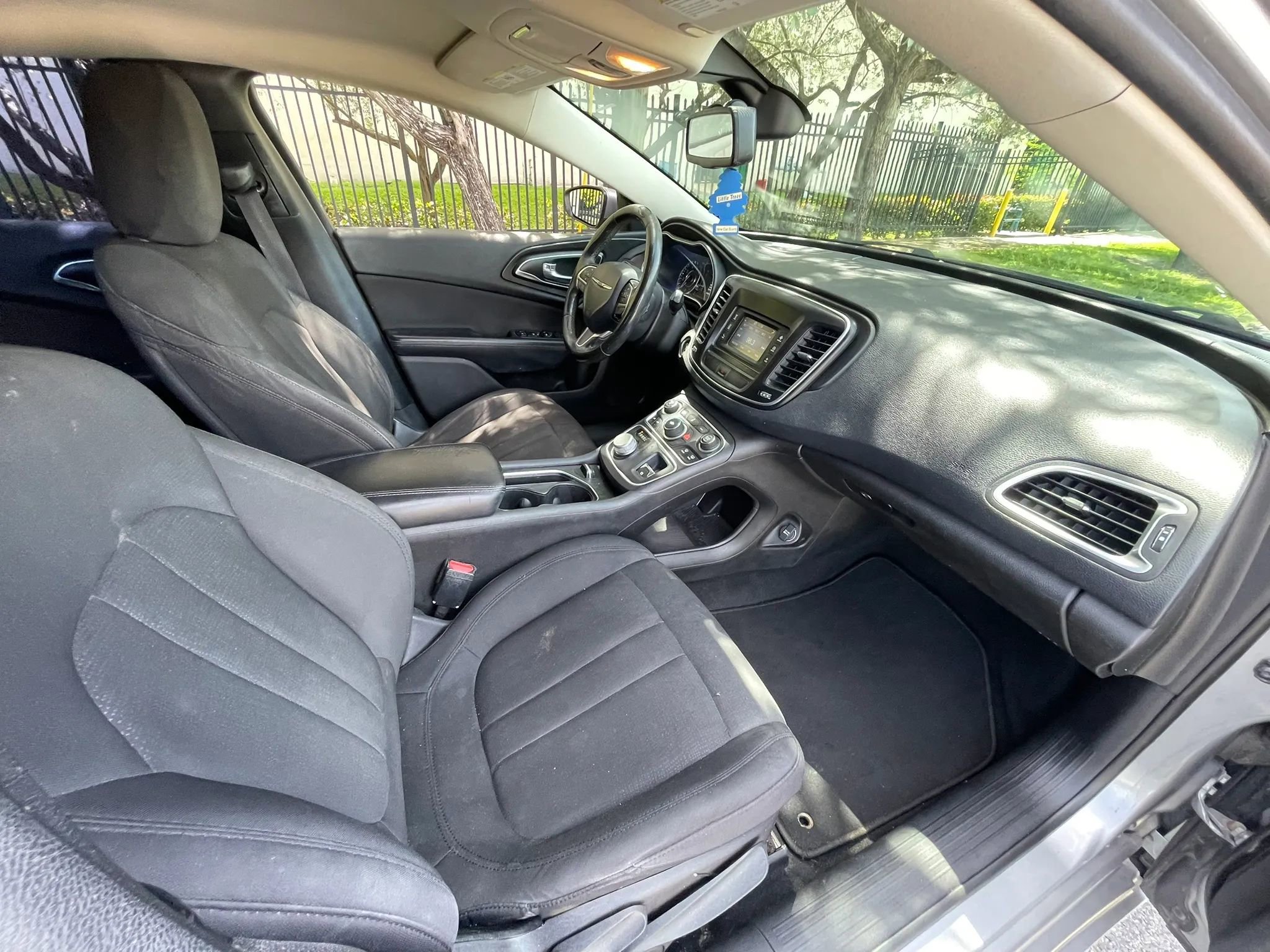 Used 2015 Chrysler 200 Limited w/ Convenience Group FWD image 26