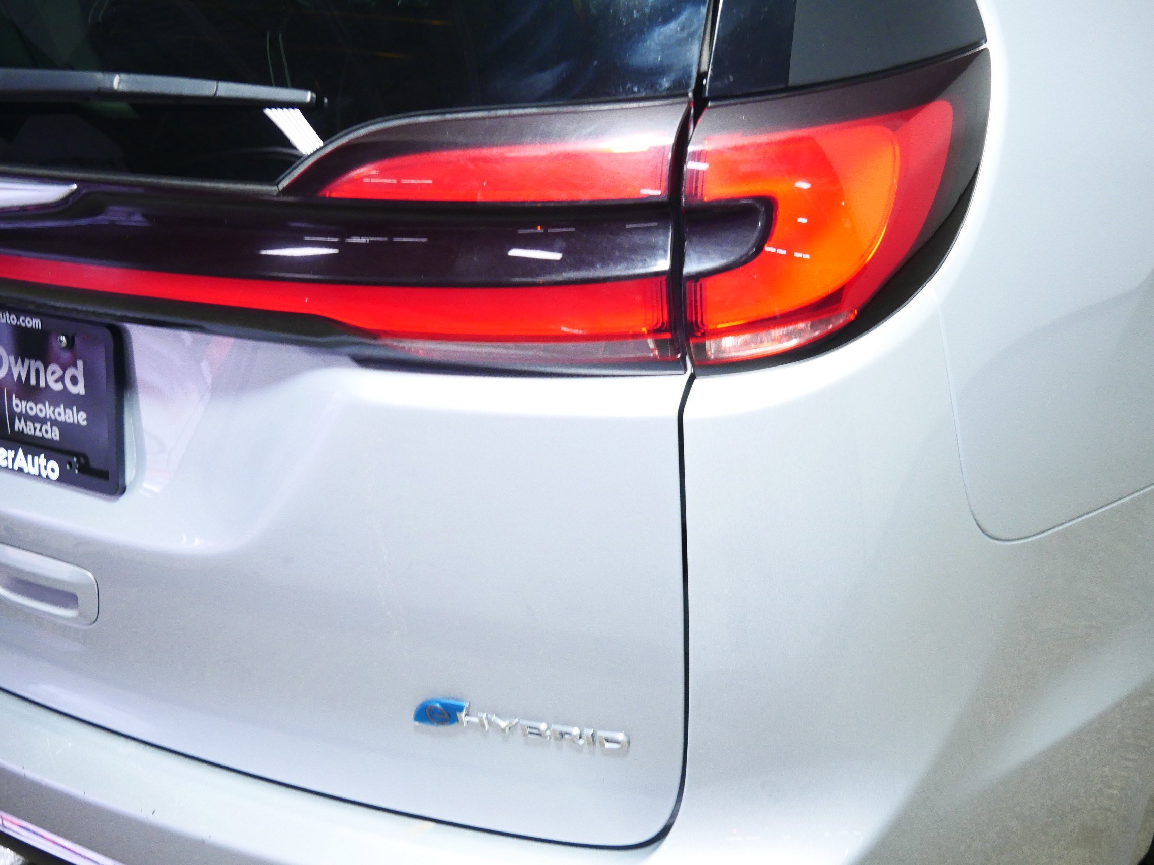 Used 2023 Chrysler Pacifica Touring-L image 17