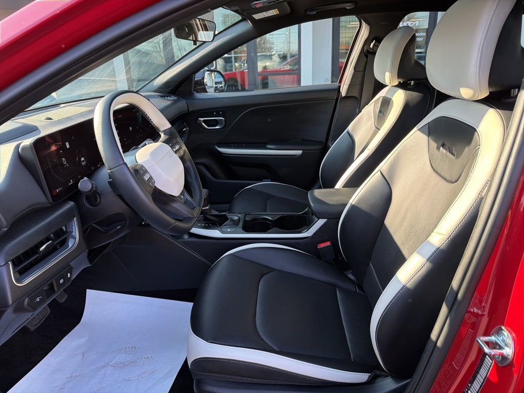 Used 2025 Kia K4 GT-Line w/ GT-Line Premium Package image 28