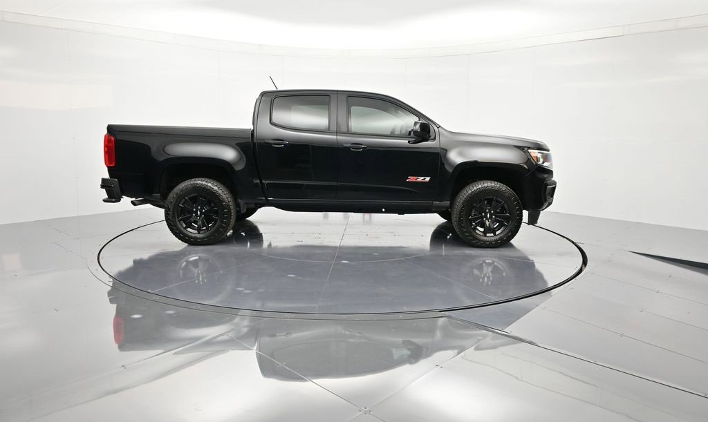Certified 2021 Chevrolet Colorado Z71 w/ Z71 Midnight Edition image 4