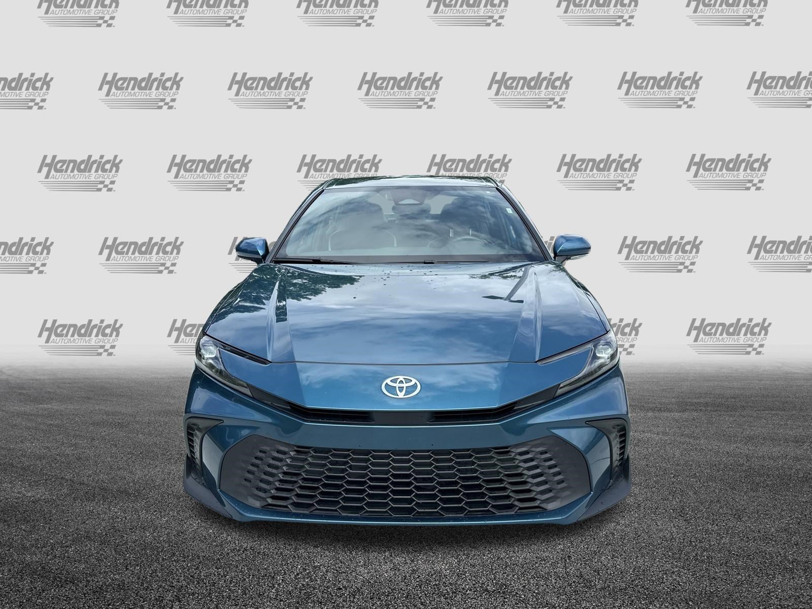 Certified 2025 Toyota Camry SE FWD image 3