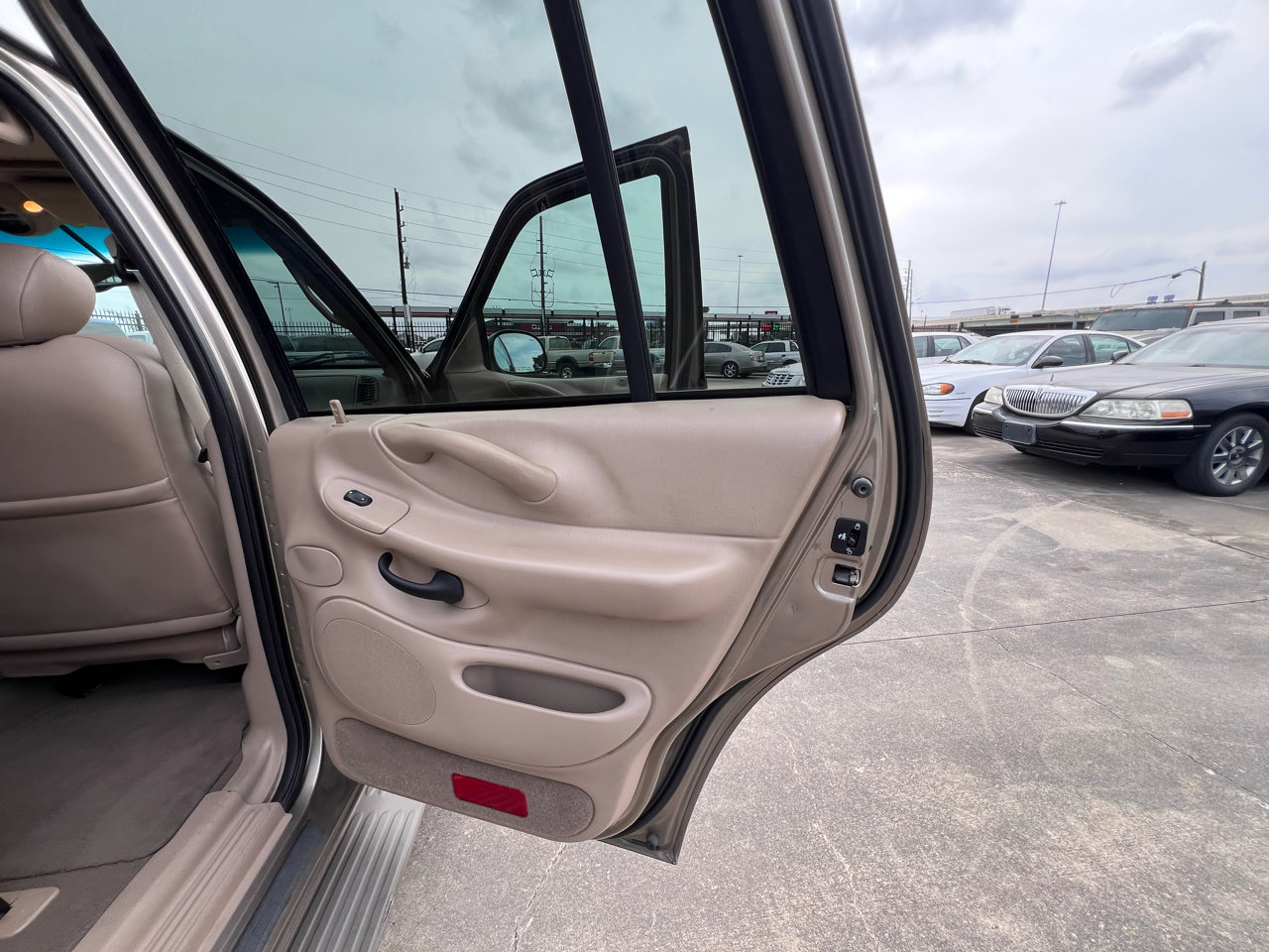 Used 2002 Ford Expedition Eddie Bauer image 43