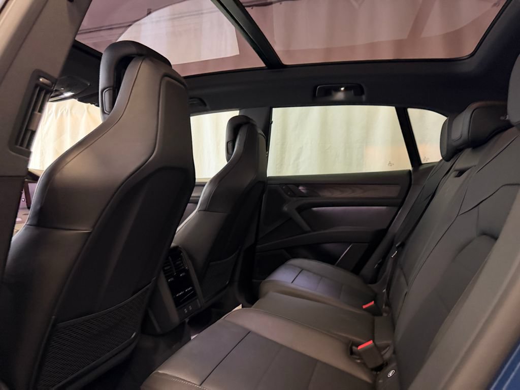 New 2026 Porsche Cayenne Electric AWD/4WD image 24
