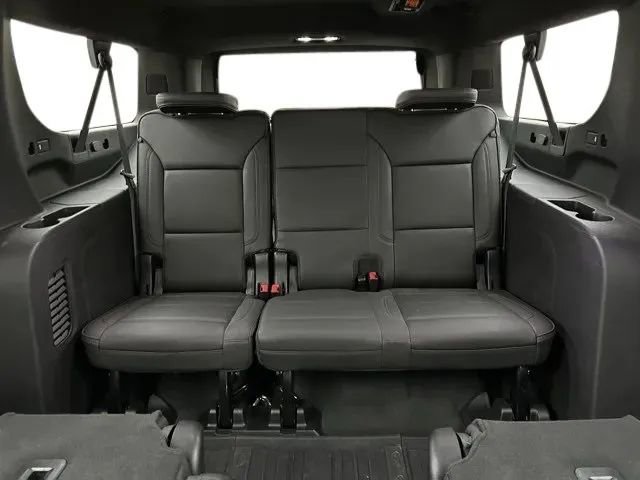 Used 2023 Chevrolet Suburban High Country image 20