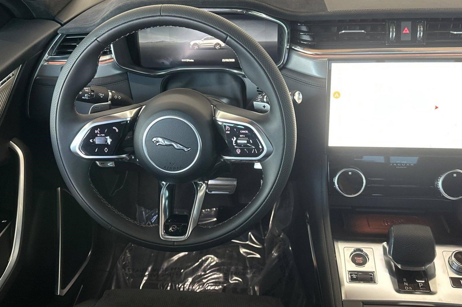 New 2026 Jaguar F-PACE SVR 575 Edition AWD/4WD image 15