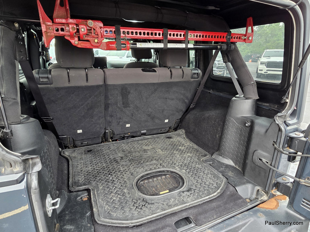 Used 2016 Jeep Wrangler Unlimited Sport w/ Connectivity Group AWD/4WD image 18
