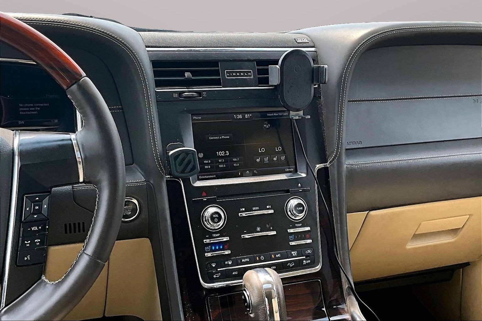 Used 2015 Lincoln Navigator 4WD w/ Equipment Group 101A Reserve image 6