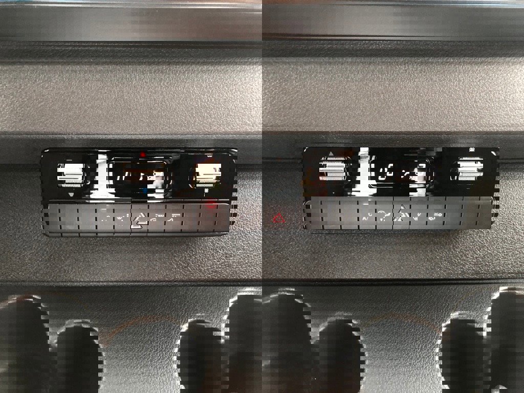 Used 2019 Freightliner Sprinter 2500 w/ Driver Convenience Package image 25