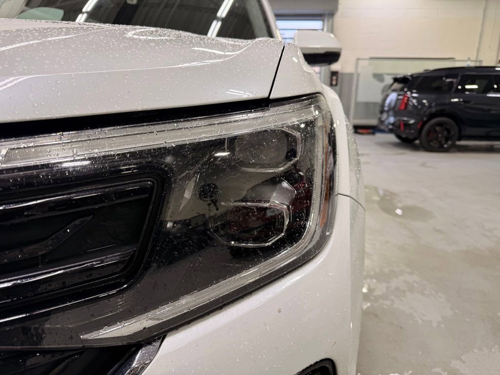 Used 2024 Volkswagen Atlas SEL Premium R-Line AWD/4WD image 9