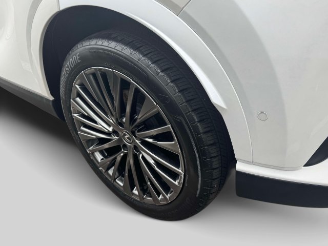 Certified 2025 Lexus RX 450h AWD w/ Convenience Package image 9