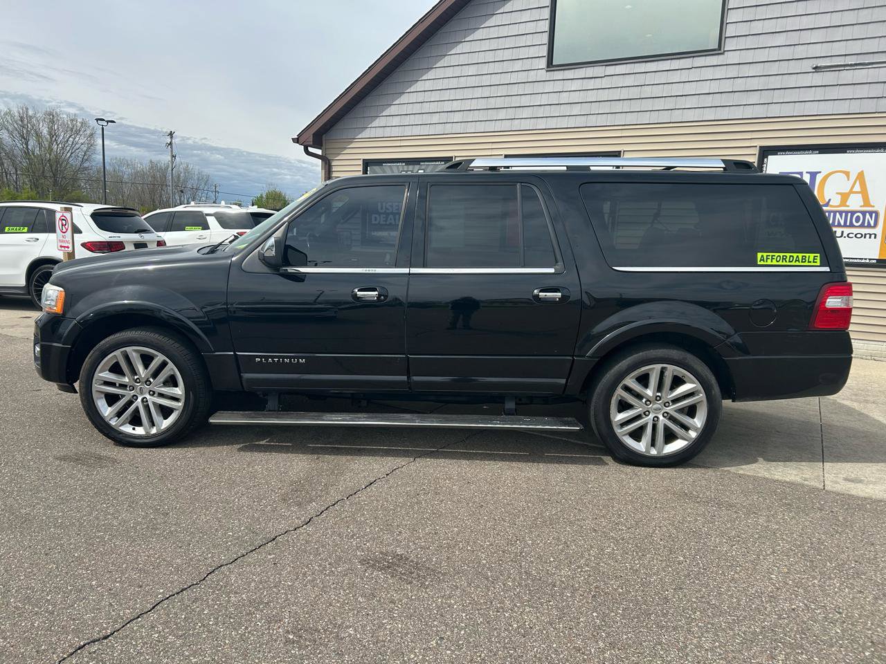 Used 2017 Ford Expedition EL Platinum AWD/4WD image 8