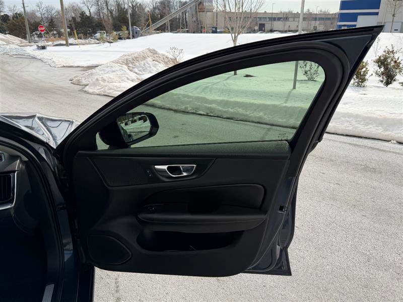 Used 2023 Volvo S60 B5 Core image 35