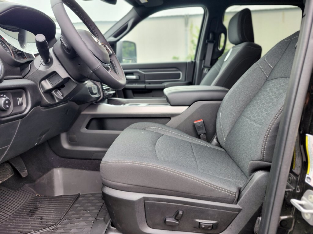 New 2026 RAM 2500 Big Horn AWD/4WD image 18