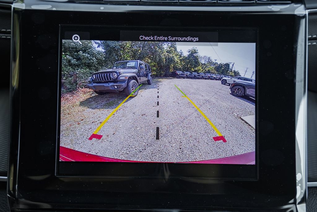 New 2025 Jeep Grand Cherokee Laredo X w/ Luxury Tech Group I image 40