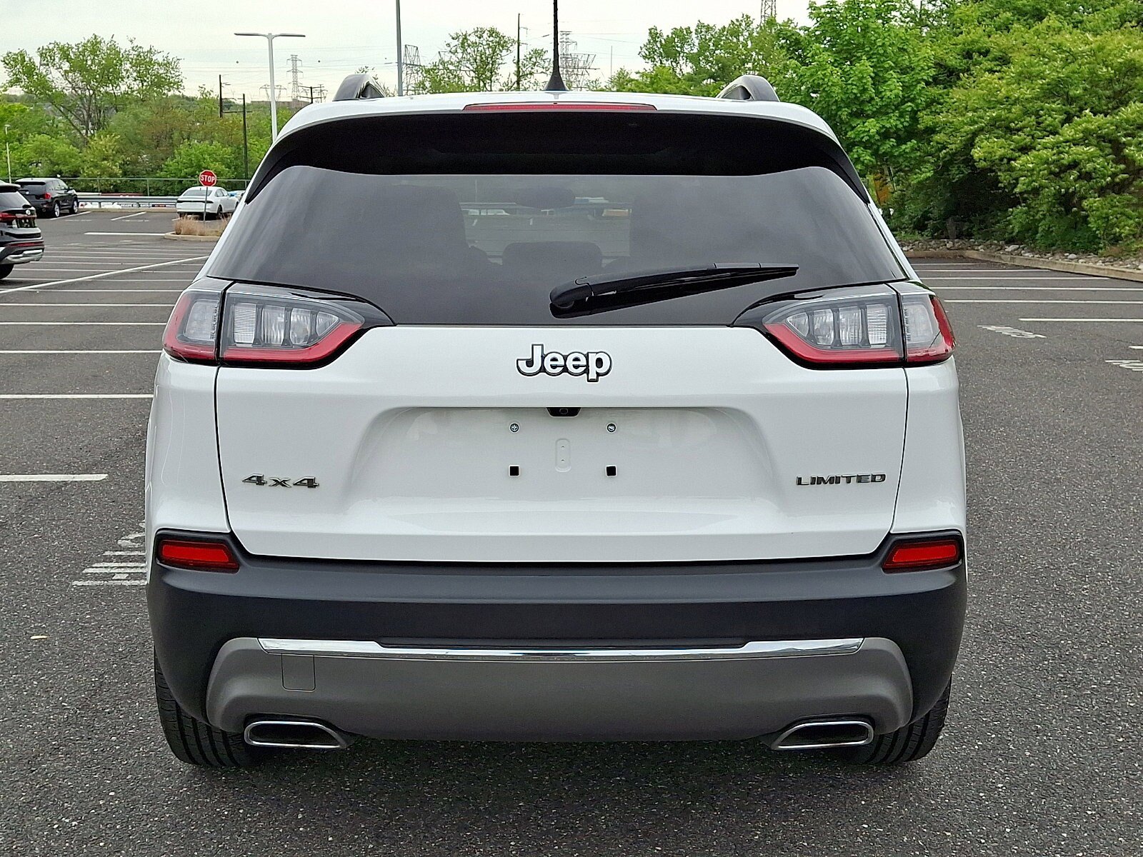 Used 2022 Jeep Cherokee Limited AWD/4WD image 5