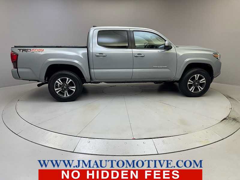 Used 2018 Toyota Tacoma TRD Sport AWD/4WD image 6