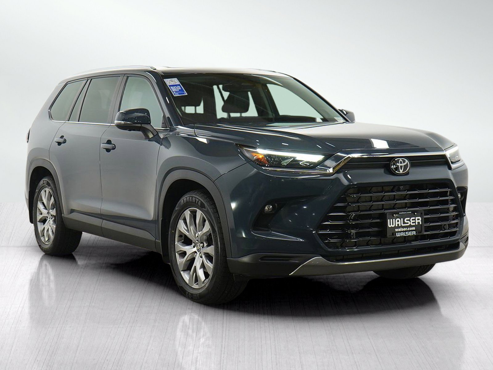 Used 2024 Toyota Grand Highlander AWD image 9