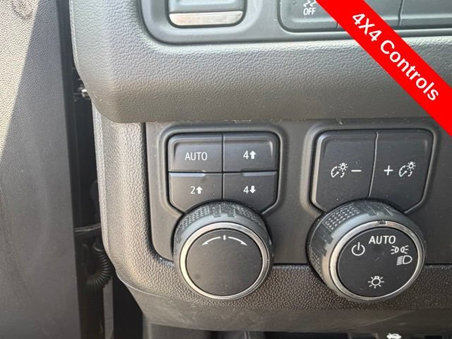 Used 2021 Chevrolet Suburban LT w/ LT Signature Package AWD/4WD image 11