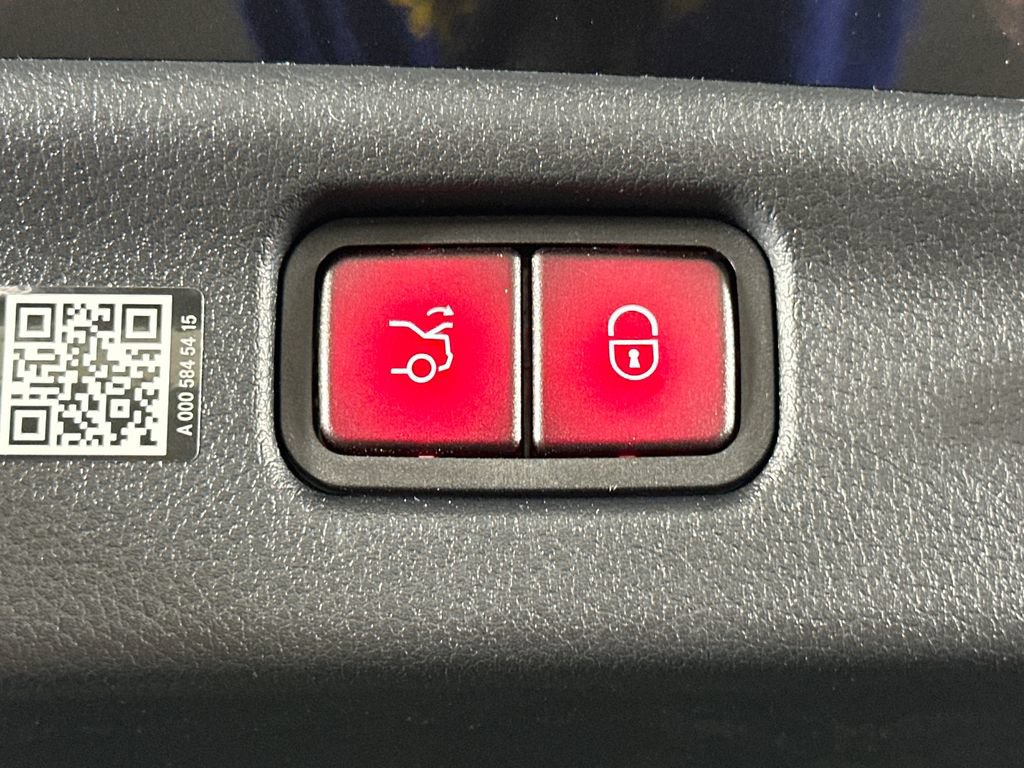 Certified 2025 Mercedes-Benz C 300 4MATIC Sedan image 21