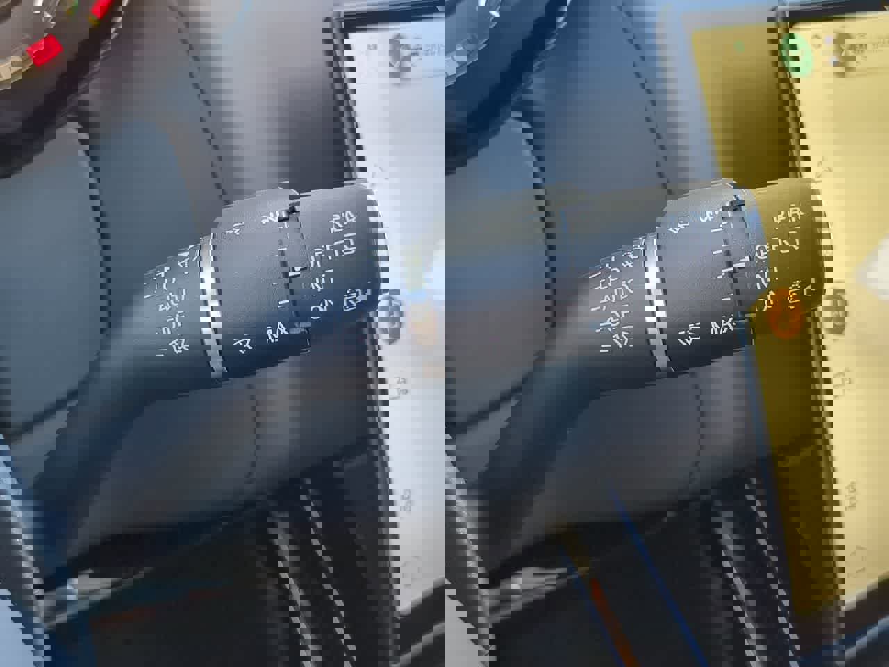 Used 2023 Land Rover Range Rover Sport SE Dynamic image 27