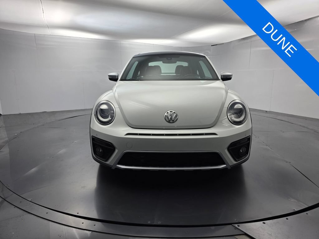 Used 2018 Volkswagen Beetle 2.0T Dune FWD image 2