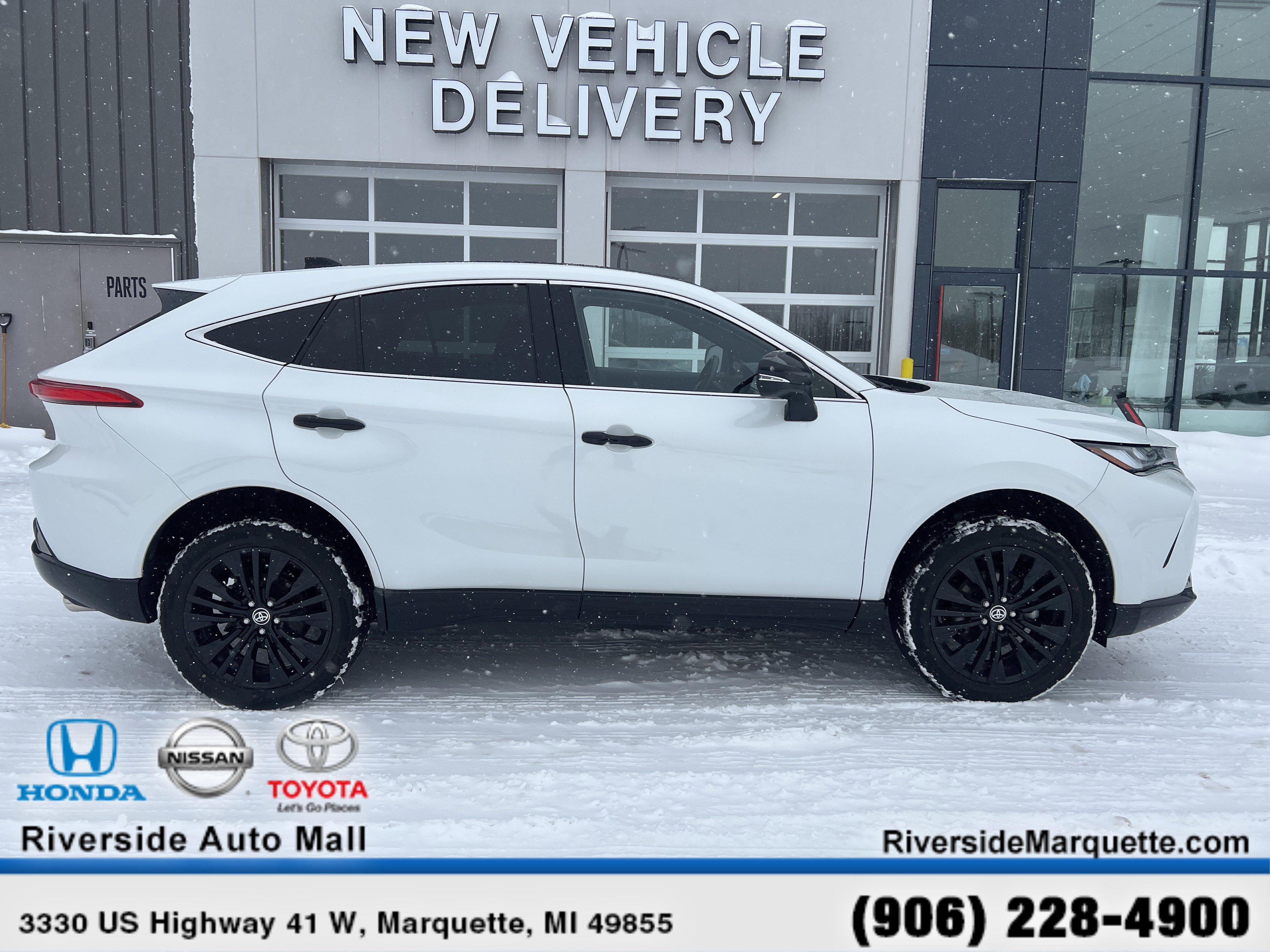 Used 2024 Toyota Venza Nightshade AWD/4WD image 10