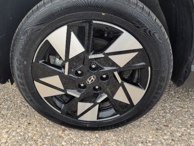 Used 2025 Hyundai Kona SEL AWD/4WD image 22