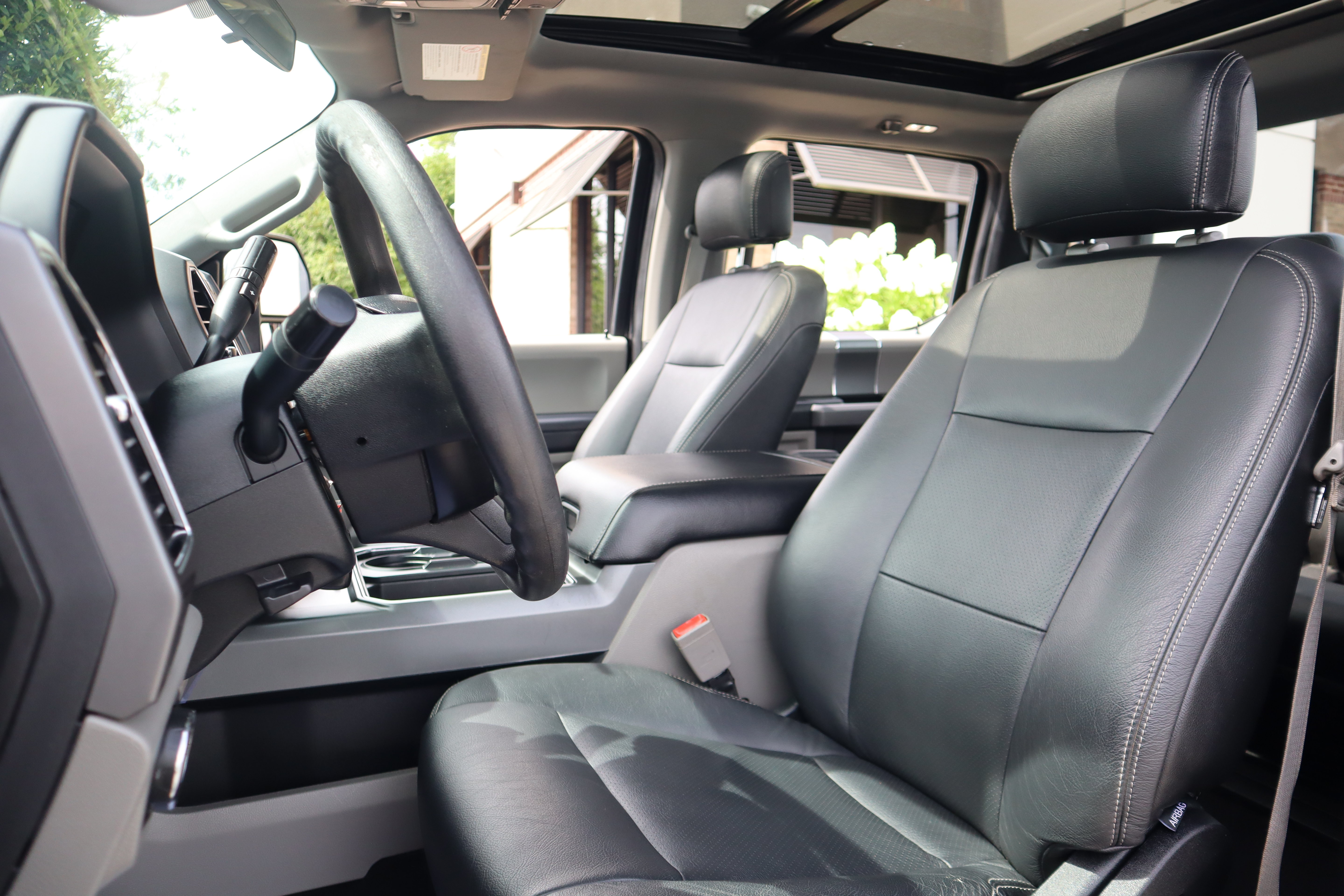 Used 2019 Ford F350 XLT w/ XLT Premium Package AWD/4WD image 29