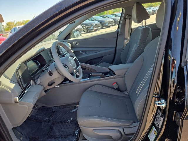 New 2026 Hyundai Elantra Sport FWD image 24