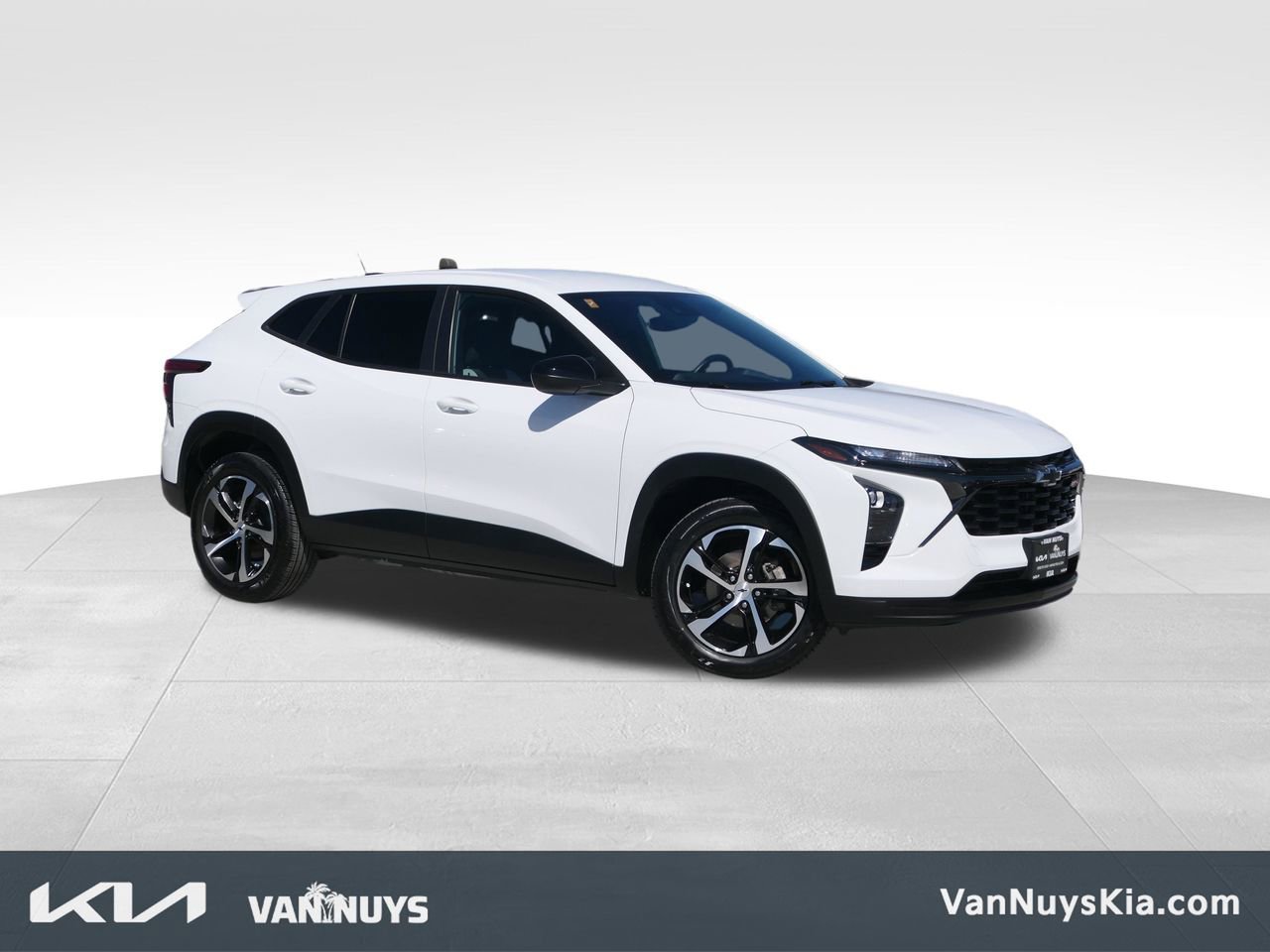 Used 2024 Chevrolet Trax RS w/ Driver Confidence Package image 1