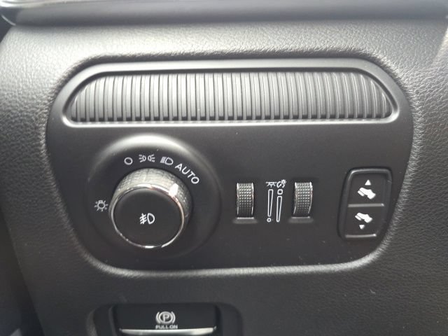 Used 2022 Jeep Wagoneer Series I AWD/4WD image 11
