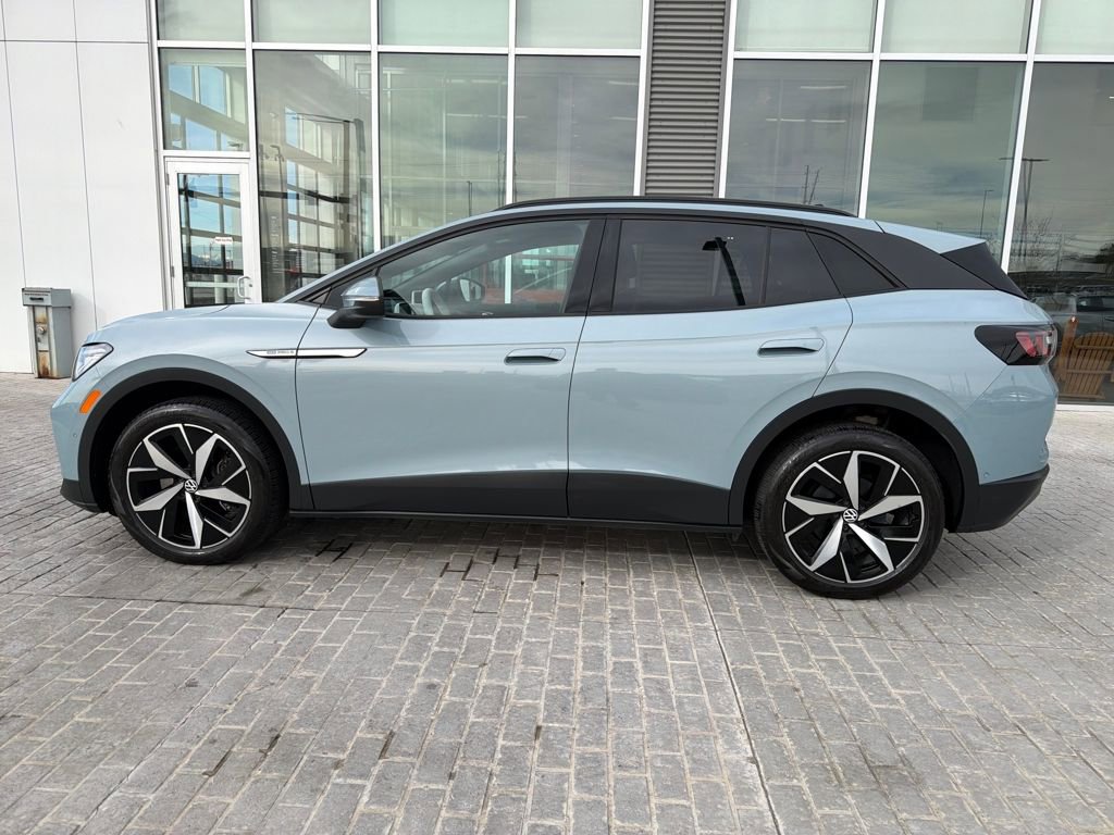 Used 2023 Volkswagen ID.4 Pro S image 3