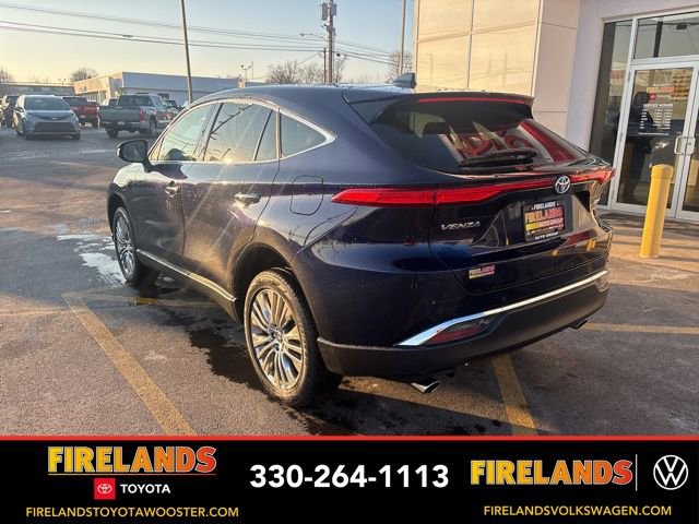 Used 2023 Toyota Venza Limited image 3