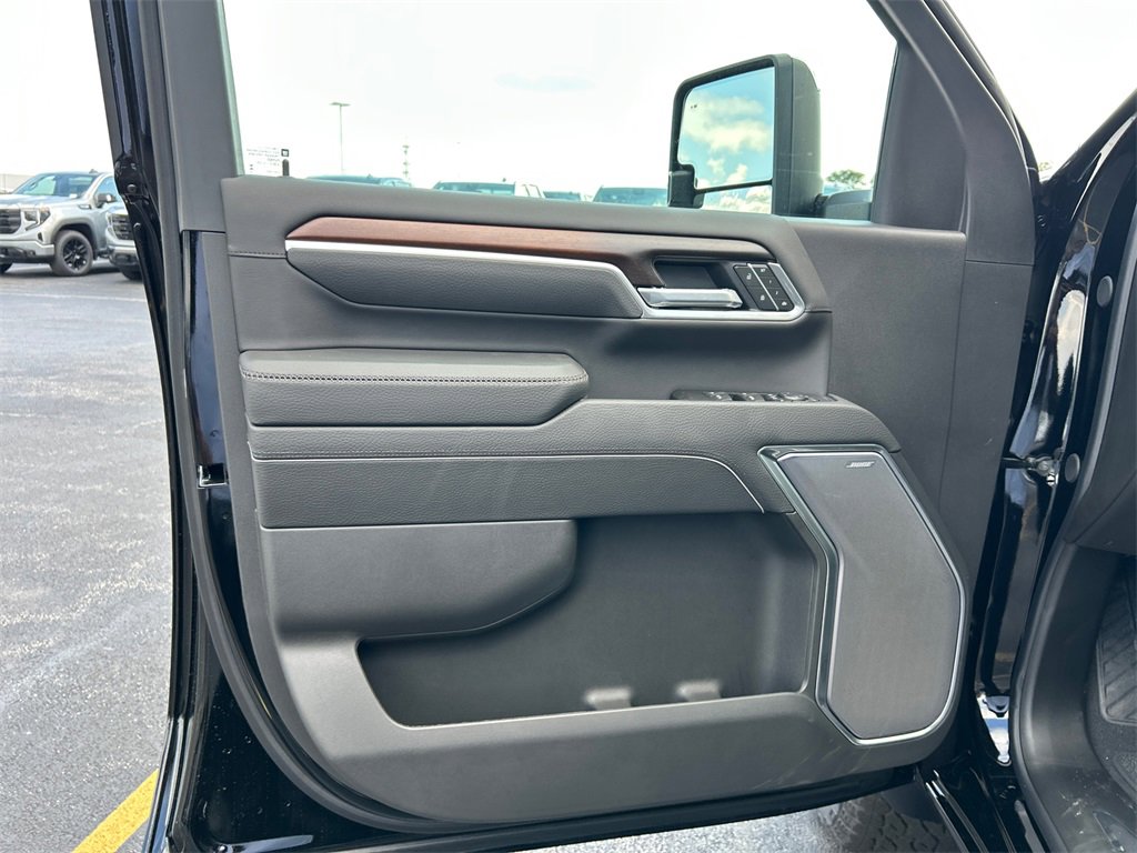 New 2026 GMC Sierra 2500 Denali w/ Denali Reserve Package image 16