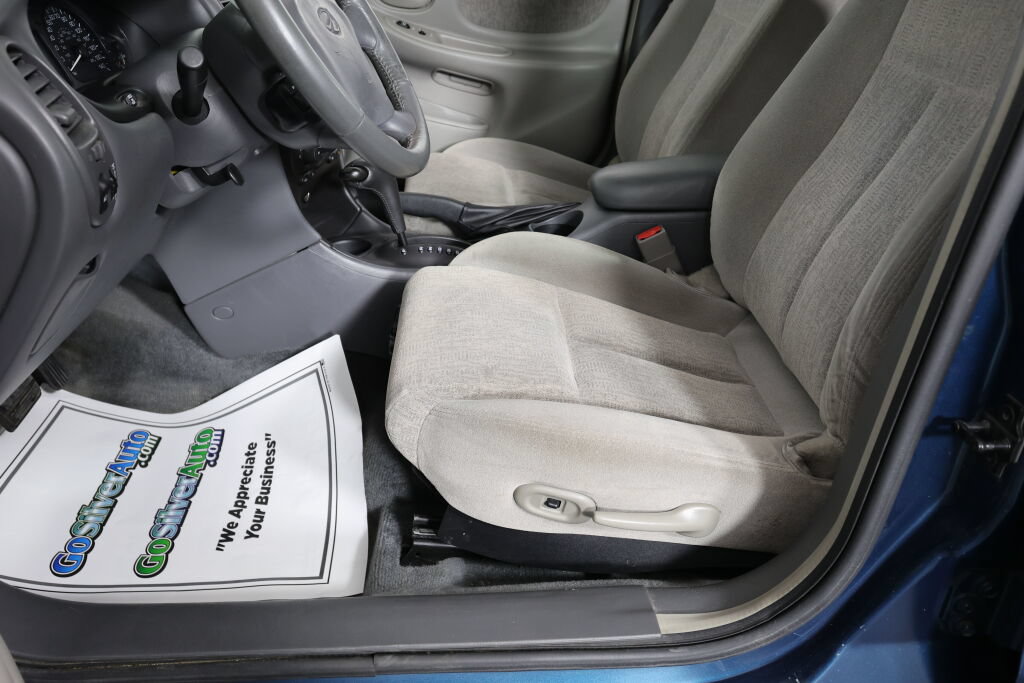 Used 2002 Oldsmobile Alero GL w/ Sun & Sound Pkg FWD image 13