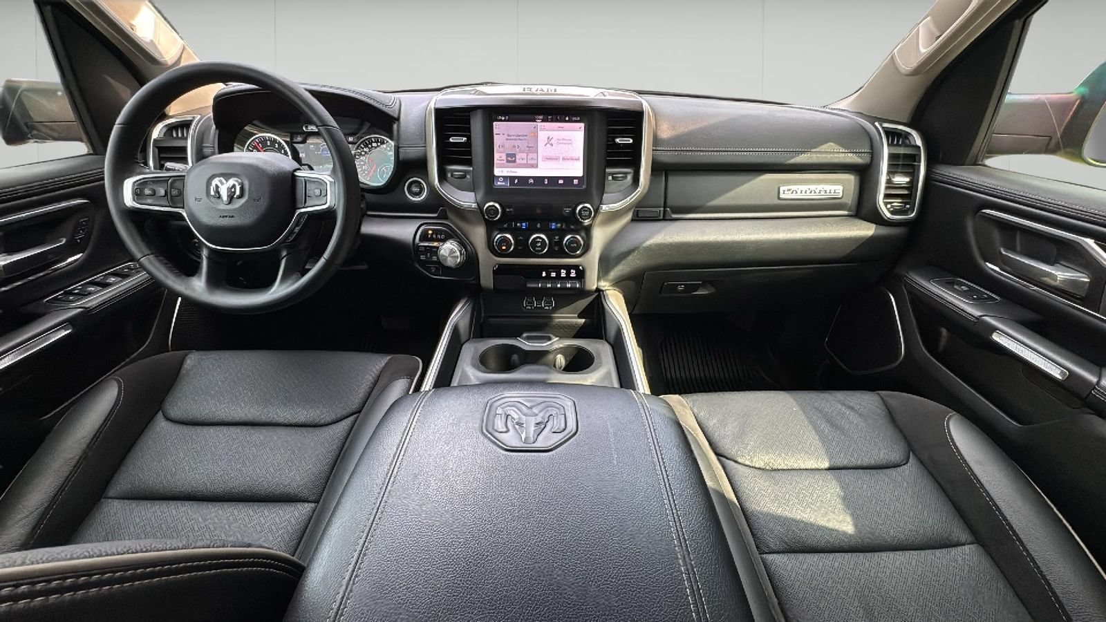 Used 2022 RAM 1500 Laramie AWD/4WD image 3