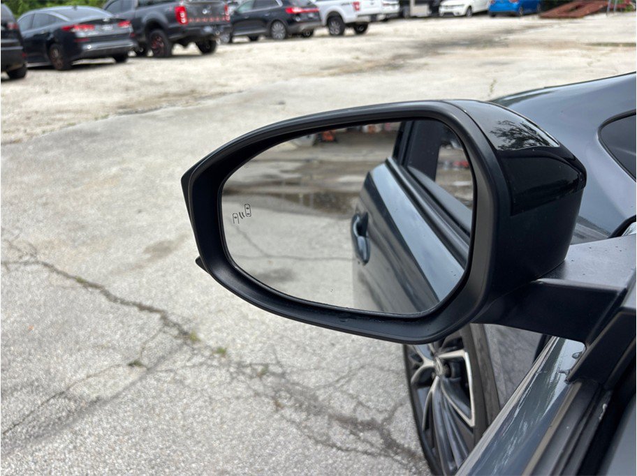 Used 2024 Toyota Prius XLE FWD image 18