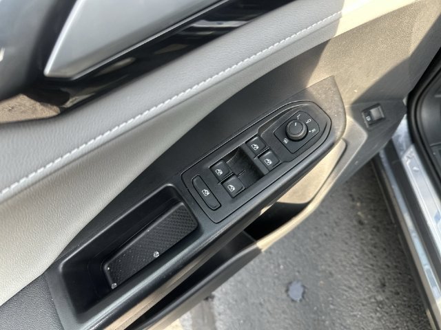 Used 2023 Volkswagen Taos SEL AWD/4WD image 18