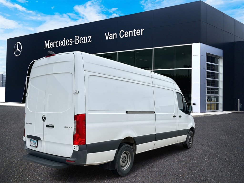 Used 2022 Mercedes-Benz Sprinter 3500 image 3