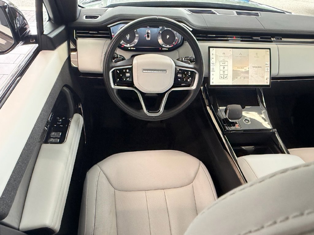 Used 2024 Land Rover Range Rover Sport SE AWD/4WD image 13