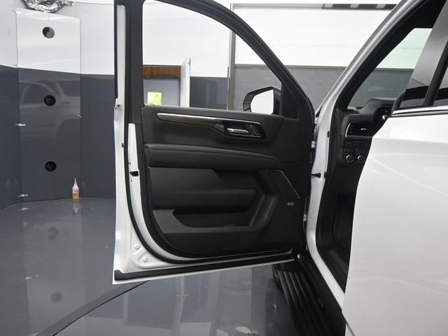 New 2025 Chevrolet Suburban High Country image 14