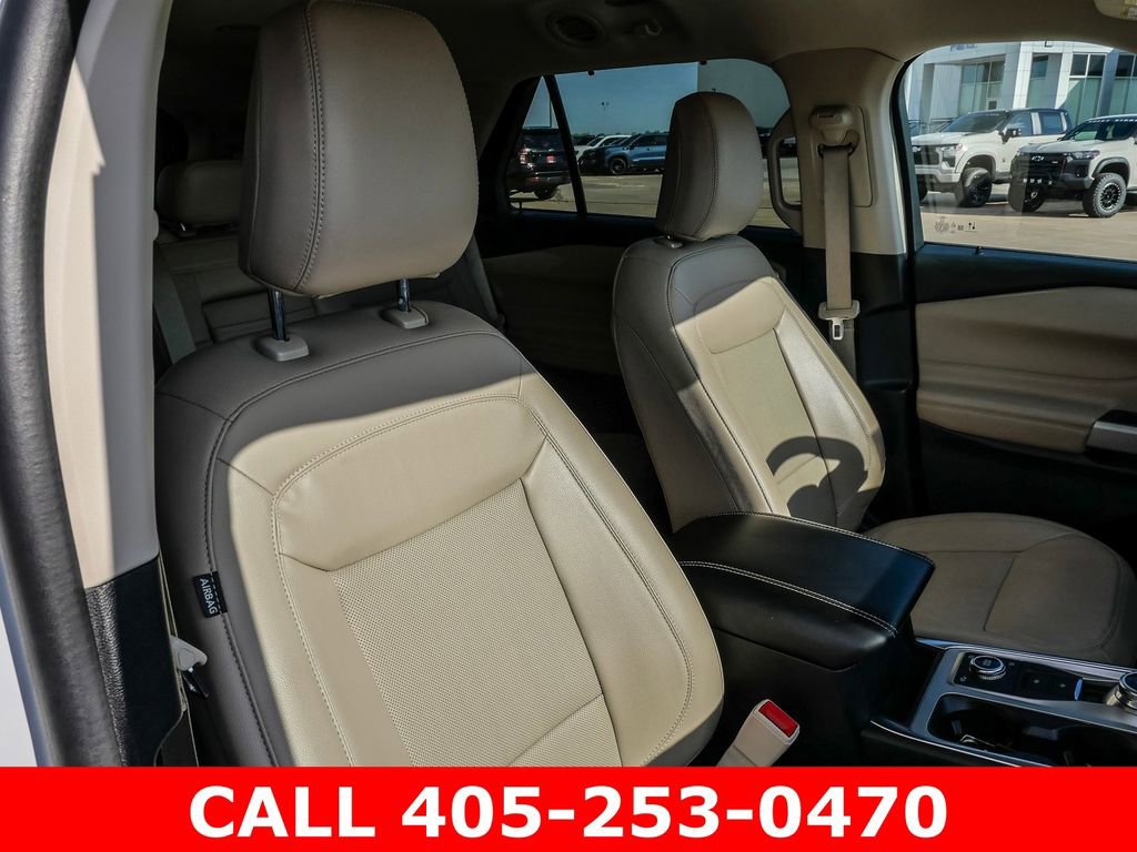 Used 2023 Ford Explorer Limited AWD/4WD image 16