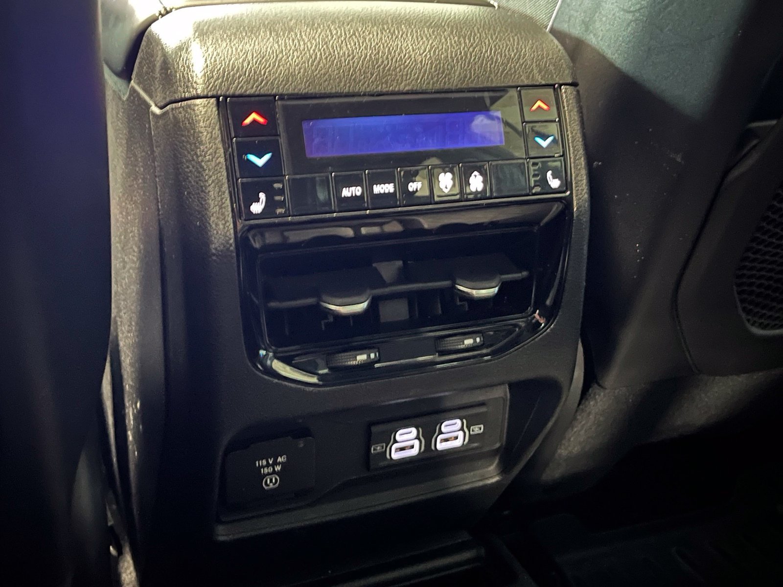 Used 2021 Jeep Grand Cherokee L Overland w/ Luxury Tech Group IV AWD/4WD image 38