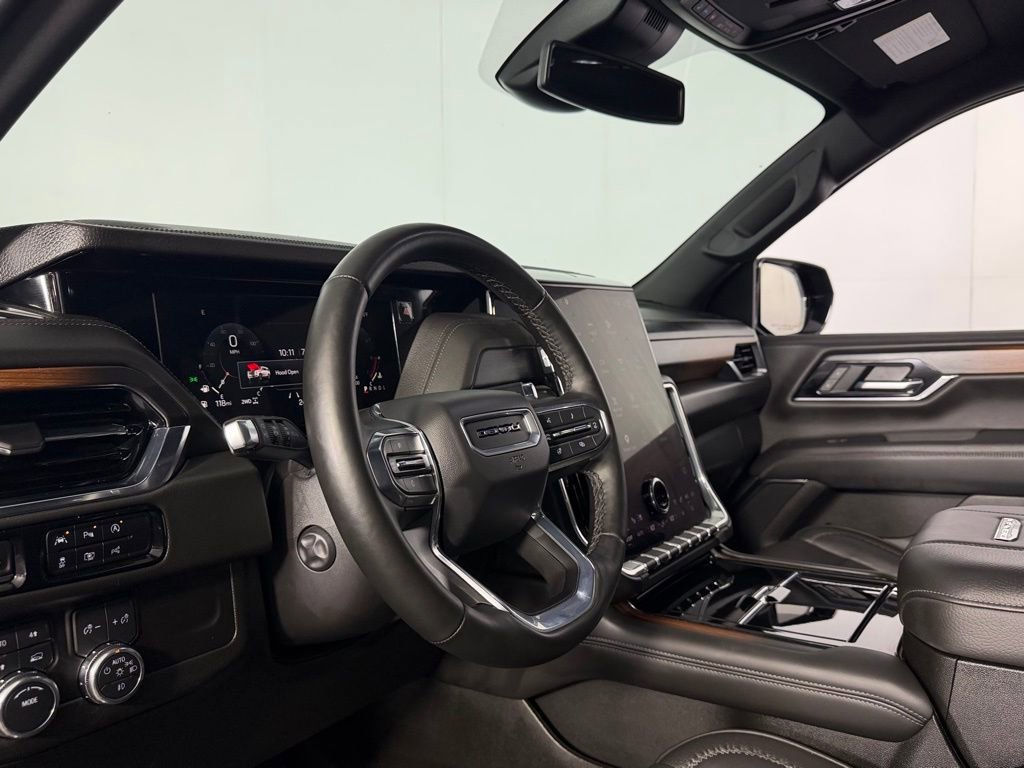Used 2025 GMC Yukon XL Denali AWD/4WD image 22